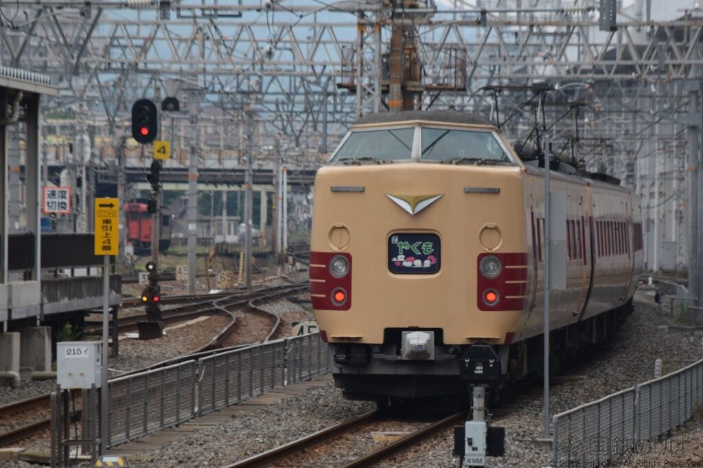 番線が変更となるため、一旦岡山駅東側の引上線に留置される